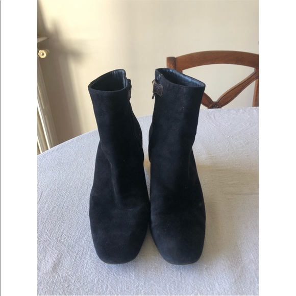 AUTH Louis Vuitton Black Suede Skylight Bootie 38.5 - Picture 5 of 16